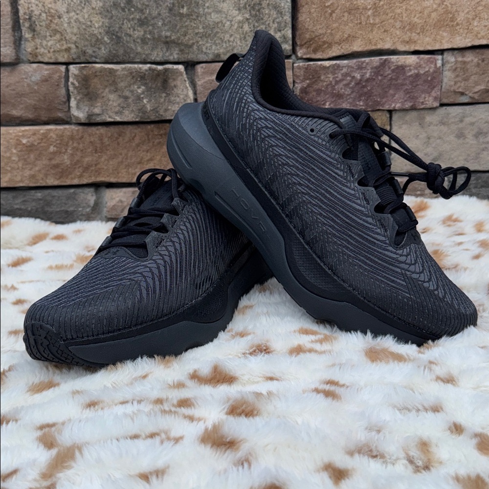 Under Armour Men's Black Infinite Pro Storm Low-Top Sneakers NWOB